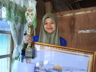 Mahasiswi BK UNMUH Barru Suarakan Palestina Lewat Lomba Poster Digital