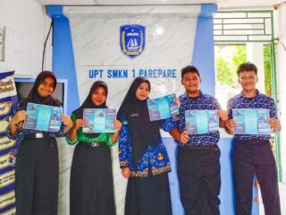 UNMUH Barru Dorong Lulusan Vokasi Lanjut Kuliah melalui Sosialisasi PMB di SMKN 1 Parepare