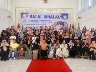 Halal Bi Halal Keluarga Besar H. A. Passalowongi Pererat Silaturahmi Antar Generasi